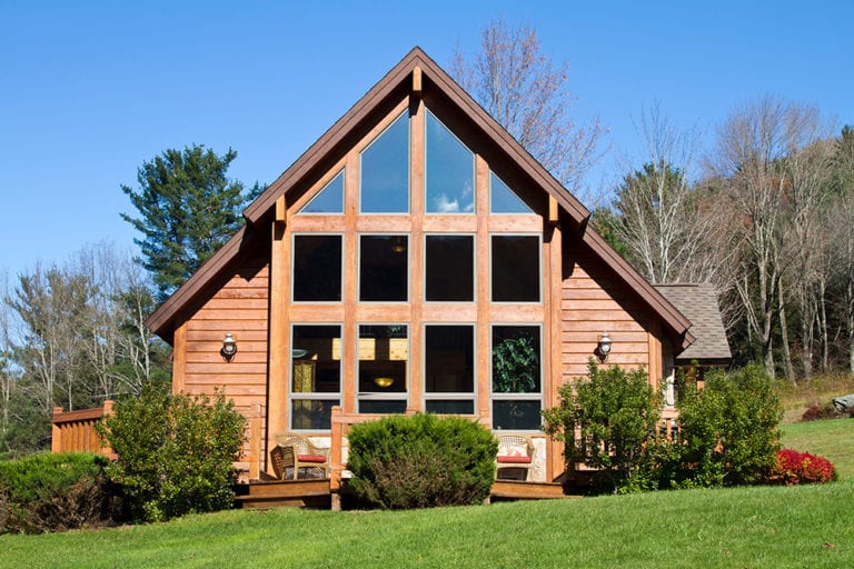 Wood Siding vs. Hardie Board Understanding the Differences