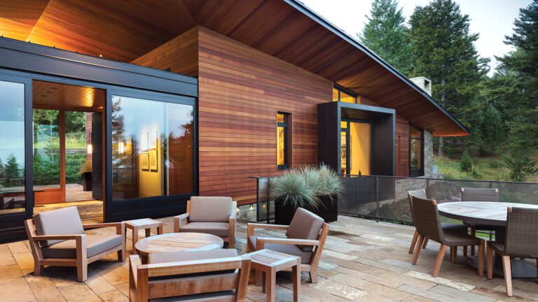 Russin_Banner_Applications_Western-Red-Cedar-Siding