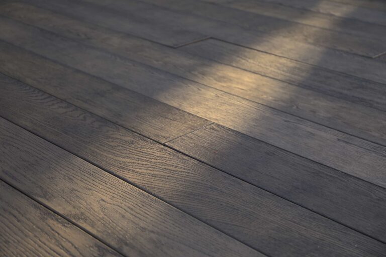 MDE126A_Enhanced Grain SB_Antique Oak_Detail 10