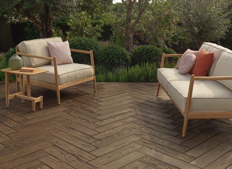 MDE126A_Enhanced Grain SB_Antique Oak_Lifestyle Hero
