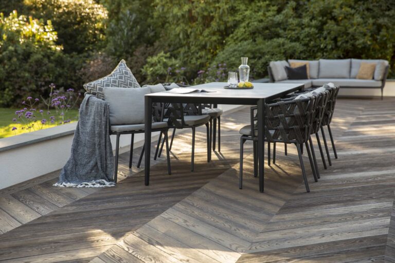 MDE176A_Enhanced Grain_Antique Oak_Chevron 1