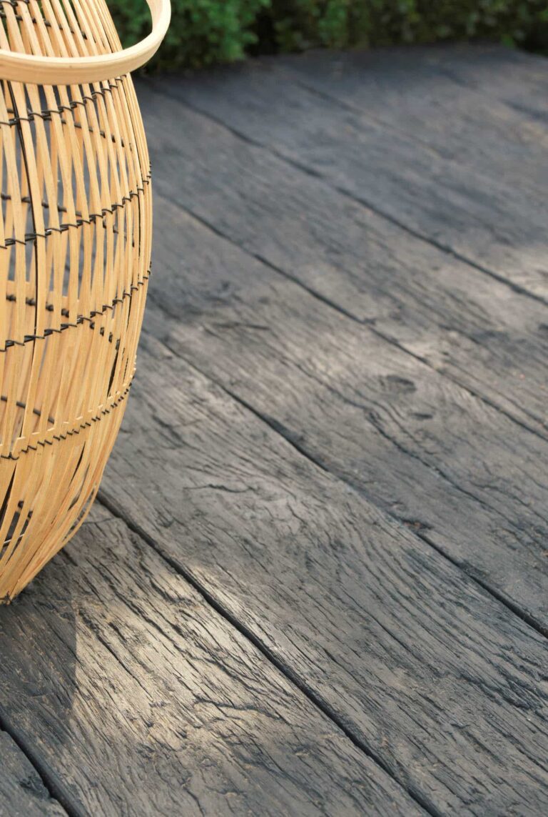MDW200R_Weathered Oak_Embered_Cameo 2