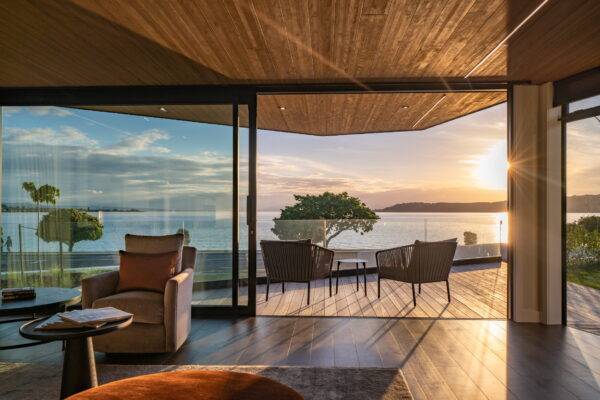 MAXIMO™ THERMO | DECKING • SIDING & CEILINGS • TRIM & MOULDING
