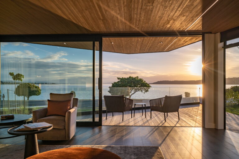MAXIMO™ THERMO | DECKING • SIDING & CEILINGS • TRIM & MOULDING